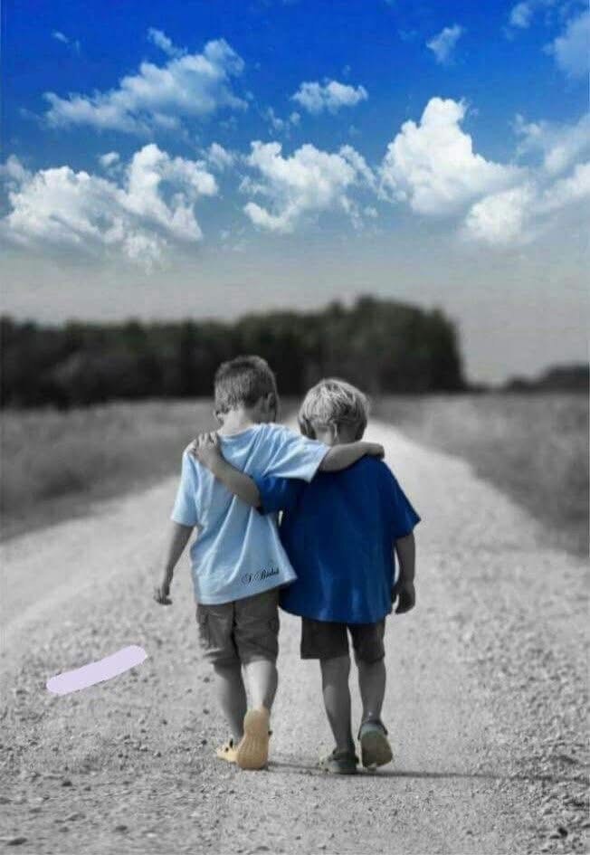 Dostluk: Zamanın ve Mesafenin Ötesinde Bir Bağ